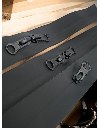 24 cm Waterproof #5 Zipper  P00024PRC