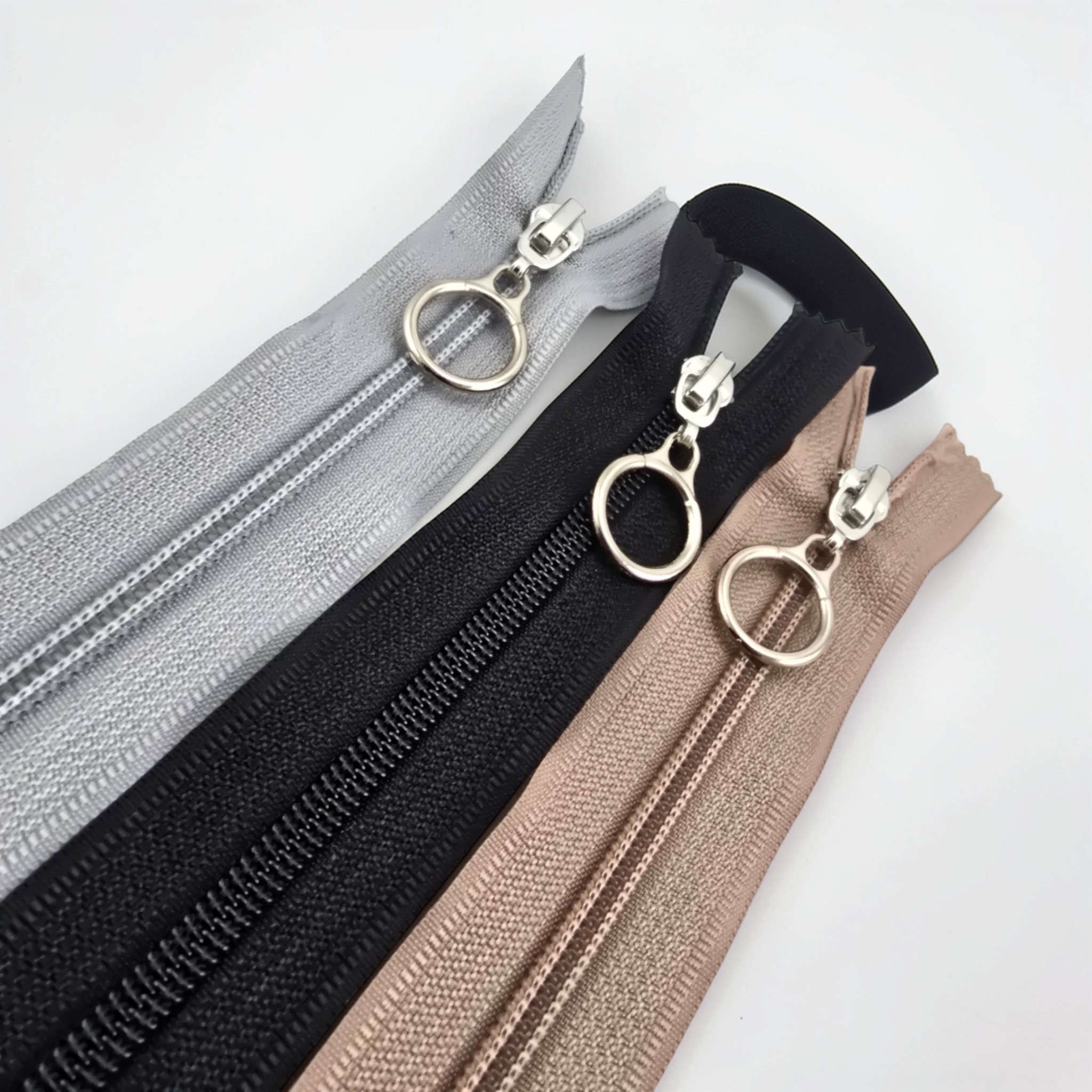 37 cm T10 Black Nylon Closed-End Zipper – Bottom-Mounted Model for Jackets and Bags - ZPHSN0037T10