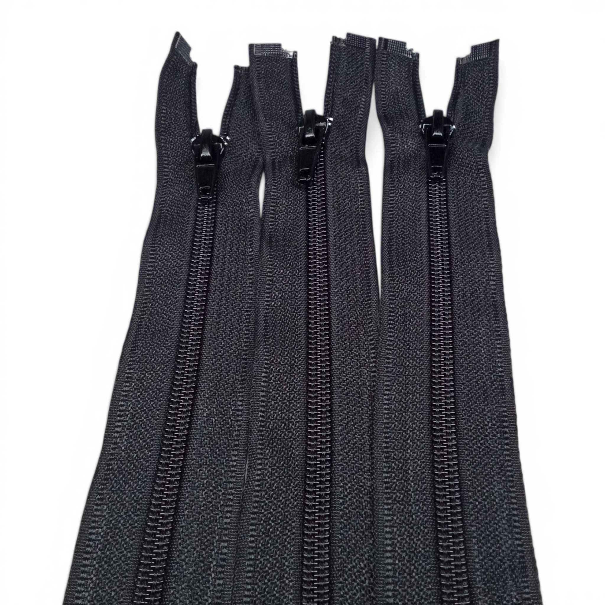 18-inch long #5 nylon jacket zipper with a practical open-end separation structure.