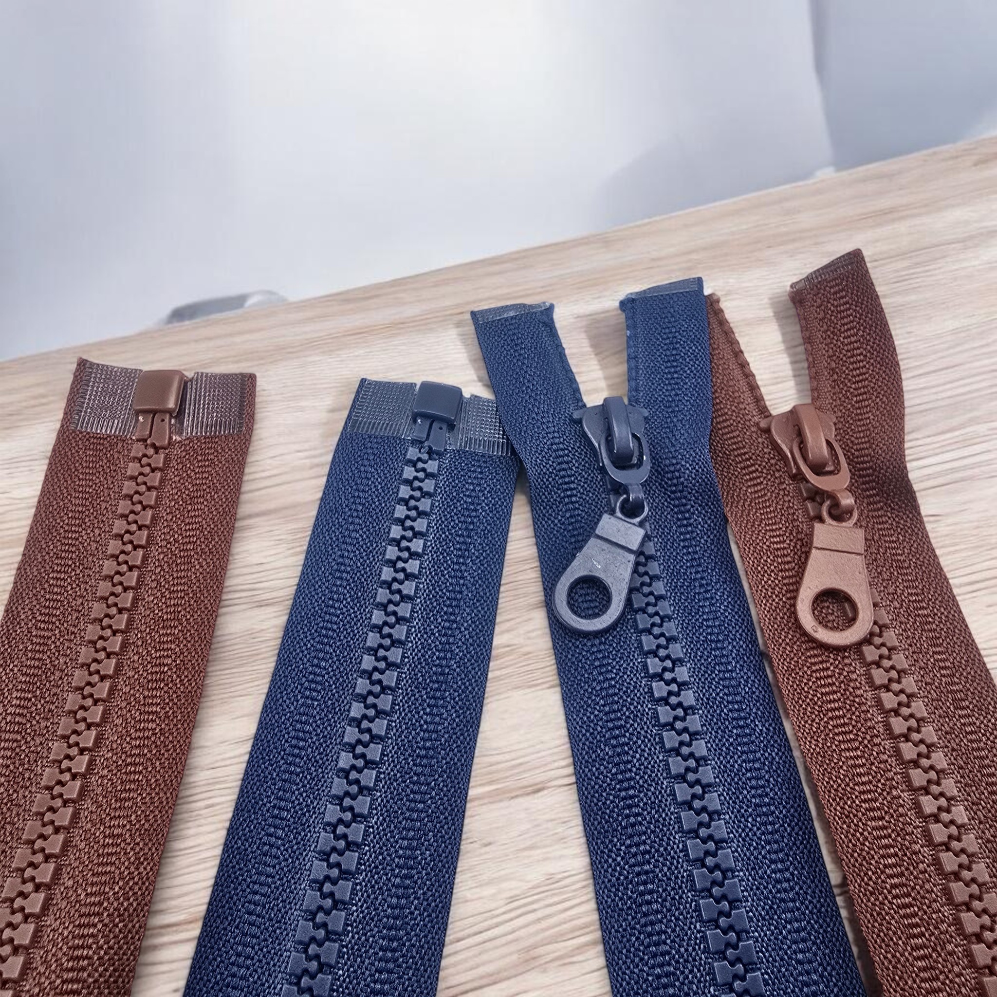 T6 Bone Zipper 70 cm Open End – Durable Separate Design for Outerwear