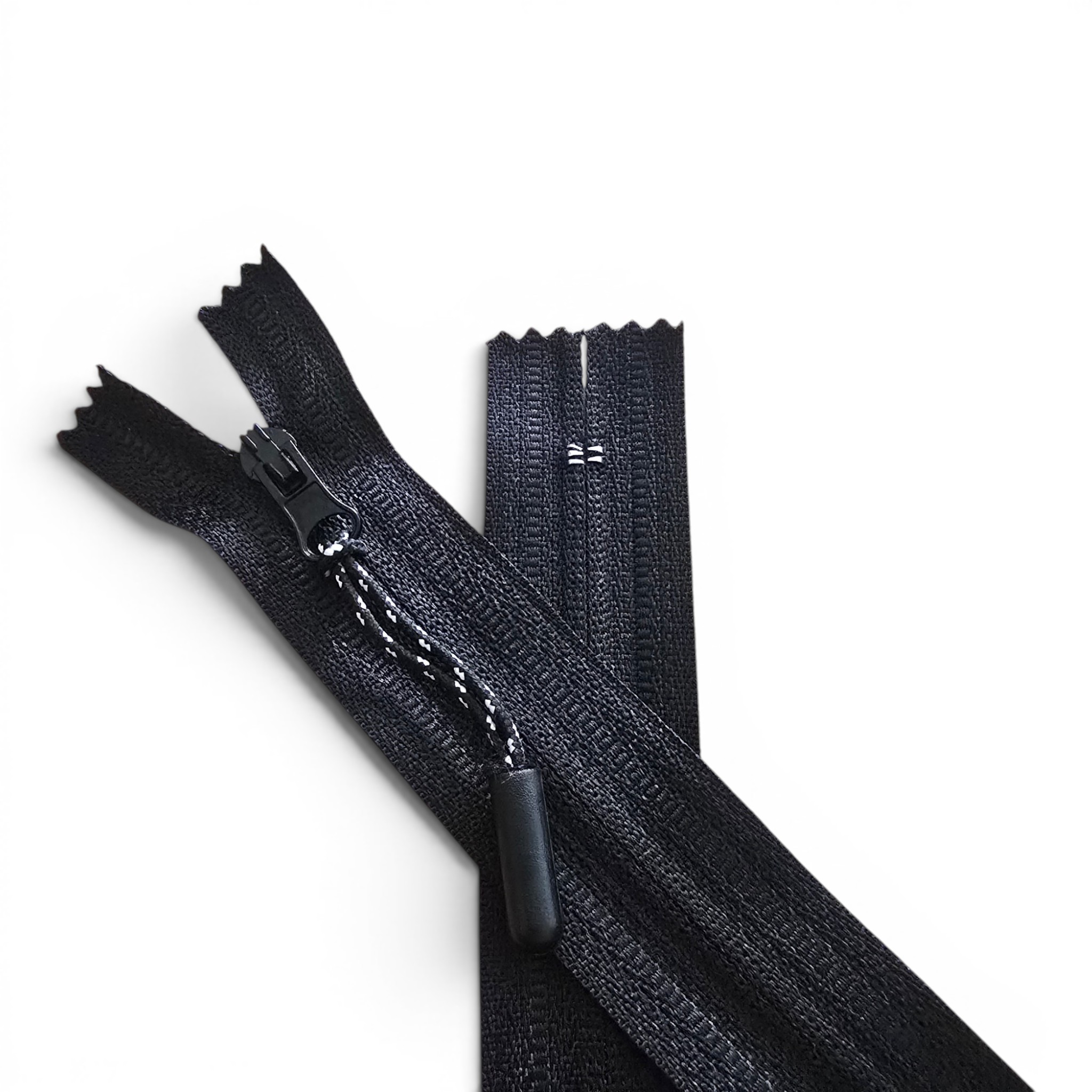 Pantolon ve Etek Fermuarı Naylon 22 cm T5 Kapalı Uçlu Revers Combi Kafa İpli NC0022T5CI