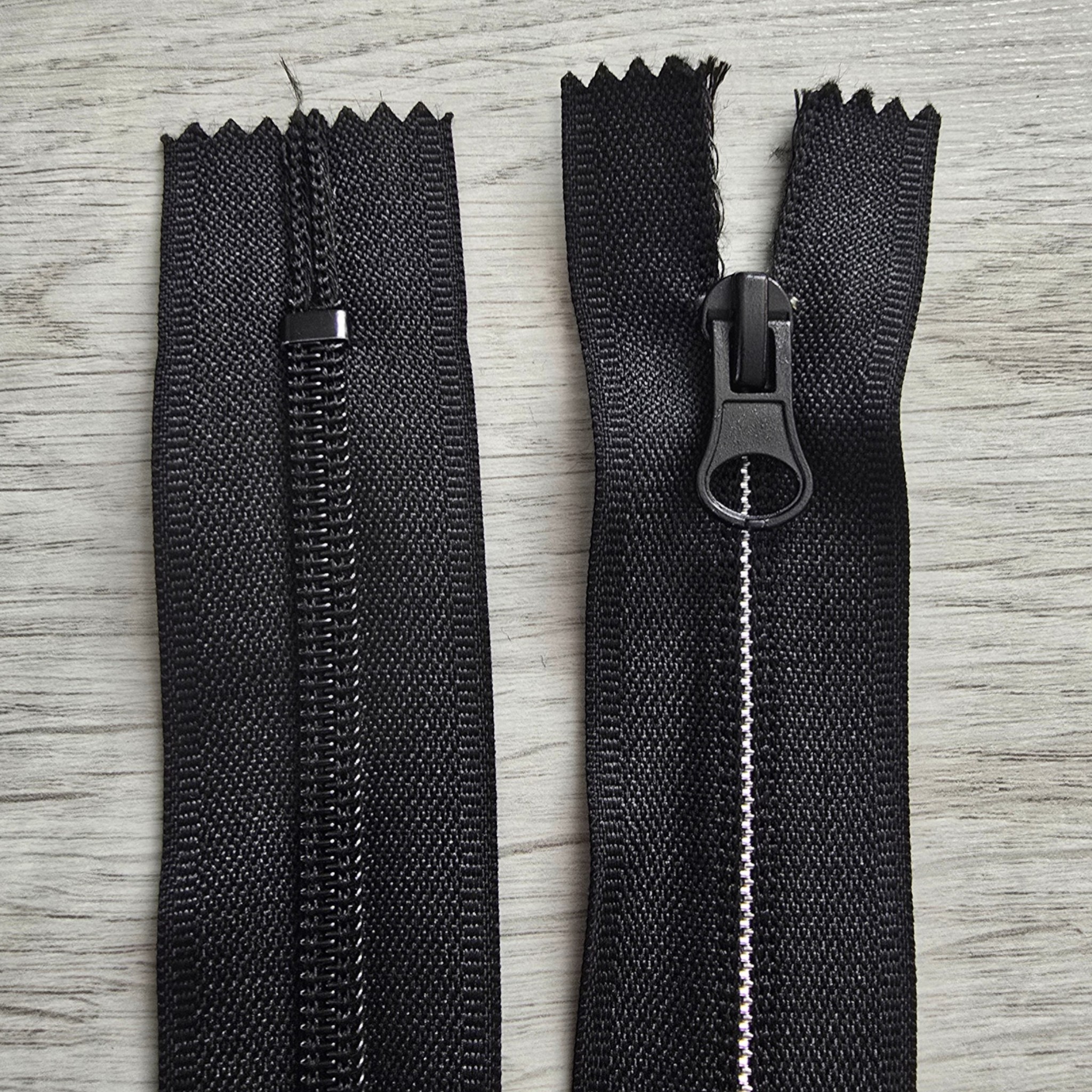 Black 20 cm T5 Reverse Nylon Zipper – Closed End Combi Head Model - ZP0020T10C